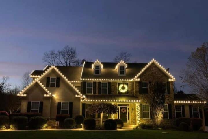 christmas light installation services company near me in lansdale pa 080
