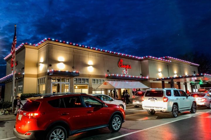 commercial holiday lighting services company near me in lansdale pa 044