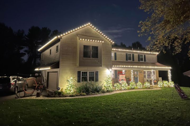 Christmas Light Installation Company near me in Montgomery County 04