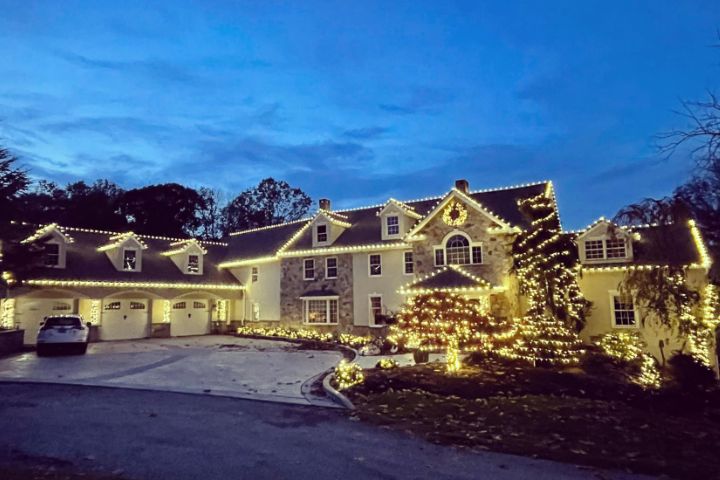 Christmas Light Installation Company near me in Montgomery County 05
